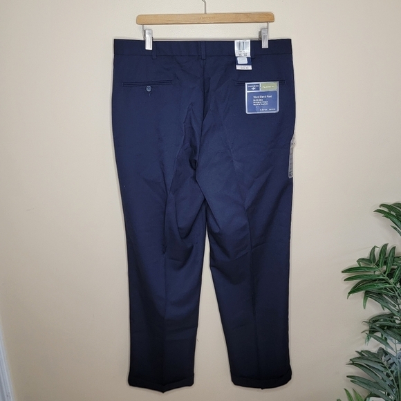 NWT Dockers | Wool Blend Relaxed Fit Pleated Cuffed Navy Blue Pants - Picture 5 of 7